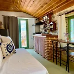Atelies View House